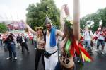 η αρχαιοελληνική κερκίδα στηρίζει Femen και Fuck Euro '12